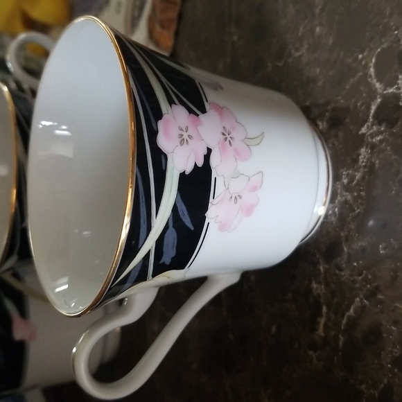 🥳 Host Pick 🥳 Mikasa Charisma (Black) Porecelain Tea Cup & Saucer - Picture 7 of 7